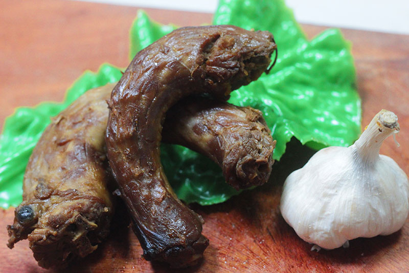 滷雞脖子|吮指香氣藏在骨縫裡,越啃越過癮的真功夫滷味